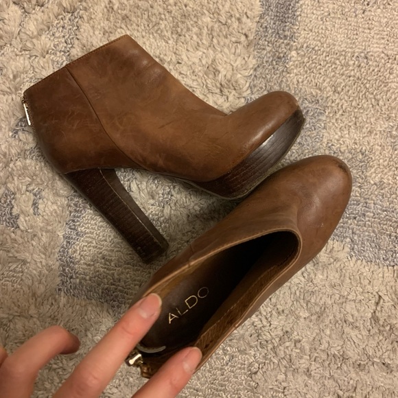 Soft Leather Aldo Bootie Heels (8.5/39) - Picture 2 of 4
